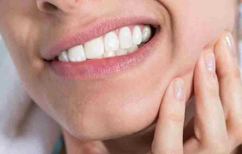 Áp xe răng khôn khiến người bệnh phải hứng chịu những cơn đau răng dữ dội.