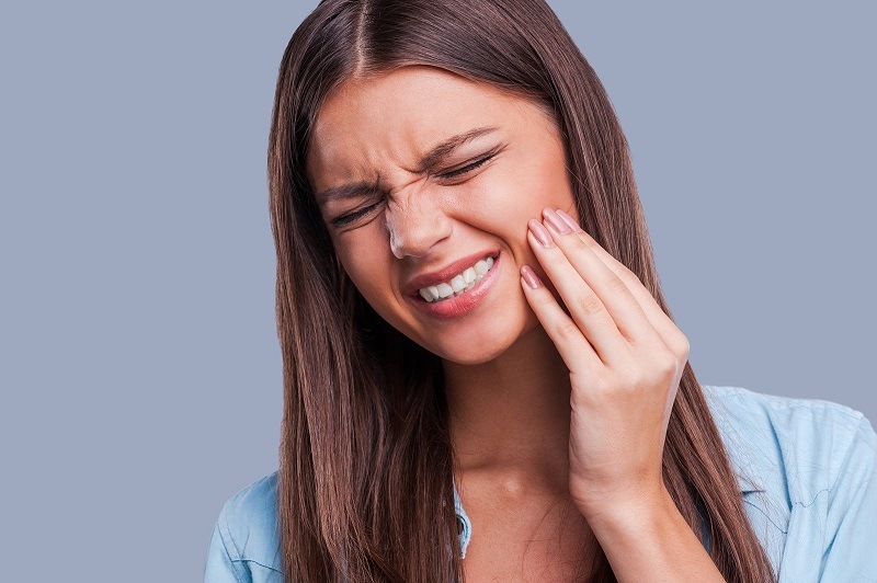 Đau răng là bệnh lý nha khoa mà hầu hết ai cũng sẽ trải qua ít nhất 1 lần trong đời