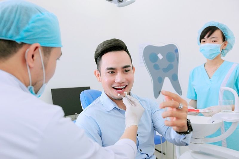 Mọi người nên tìm đến các nha khoa uy tín để làm răng sứ được trả góp và hưởng dịch vụ tốt nhất