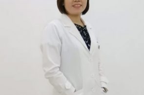 Bác sĩ Huỳnh Hà Thúy Hằng