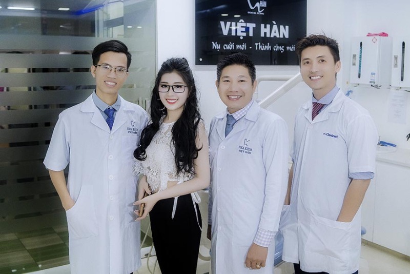 Nha khoa Việt Hàn Nha Trang quy tụ đội ngũ bác sĩ dày dặn kinh nghiệm