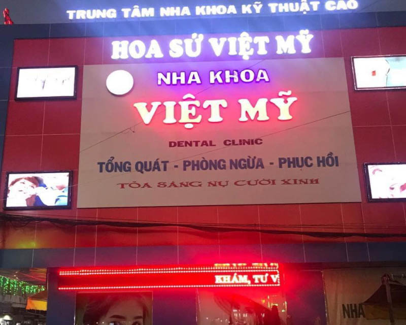 Nha khoa thẩm mỹ Việt Mỹ nằm ở trục đường chính