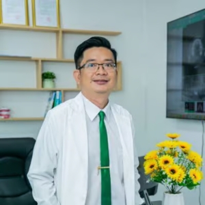 Thạc Sĩ, Bác sĩ Nguyễn Quang Tiến